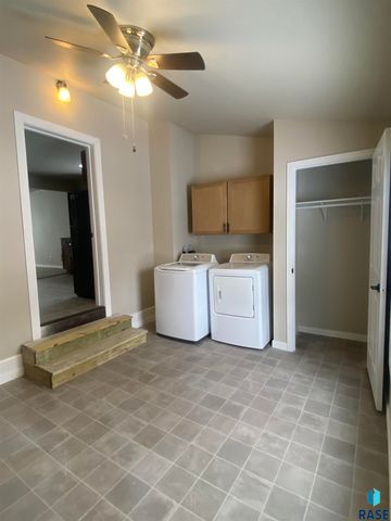 3135 N Lewis Ave Avenue, Sioux Falls, SD 57104