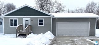 3135 N Lewis Ave Avenue, Sioux Falls, SD 57104