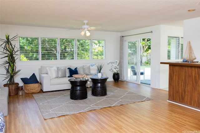 176 Kuulei Road, Kailua, HI 96734