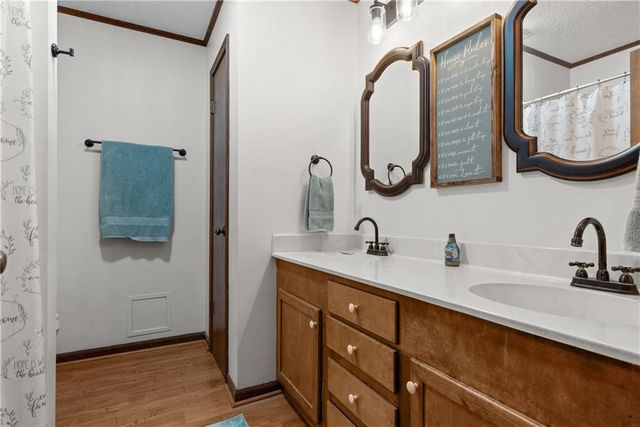 11894 HWY 28 E Highway, Pineville, LA 71360