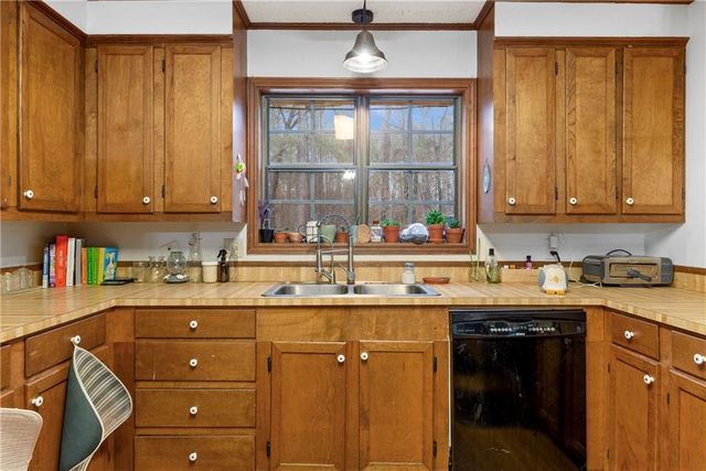 11894 HWY 28 E Highway, Pineville, LA 71360