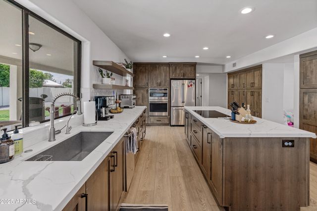 5711 E CORRINE Drive, Scottsdale, AZ 85254