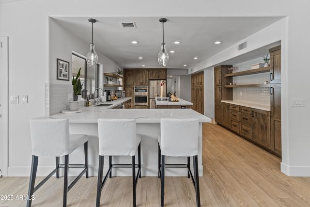 5711 E CORRINE Drive, Scottsdale, AZ 85254