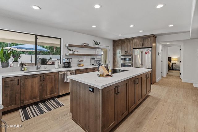 5711 E CORRINE Drive, Scottsdale, AZ 85254