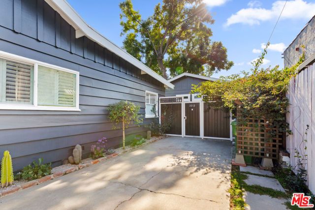 3310 London Street, Los Angeles, CA 90026