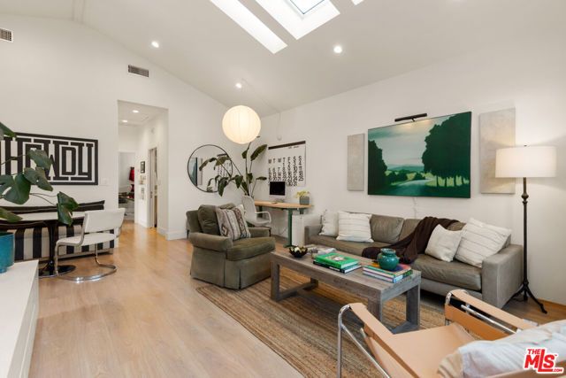 3310 London Street, Los Angeles, CA 90026