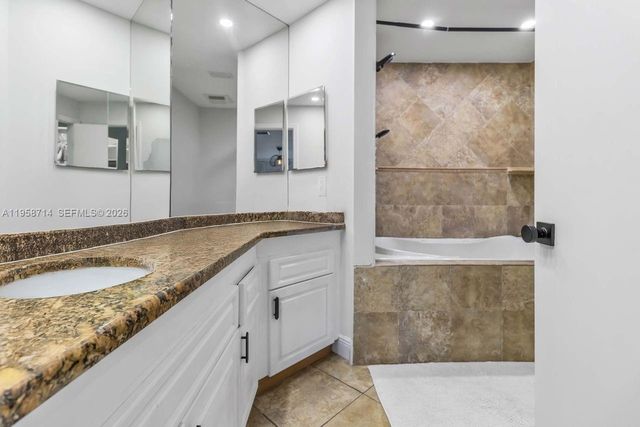 3475 Emerald Oaks Dr 1705, Hollywood, FL 33021