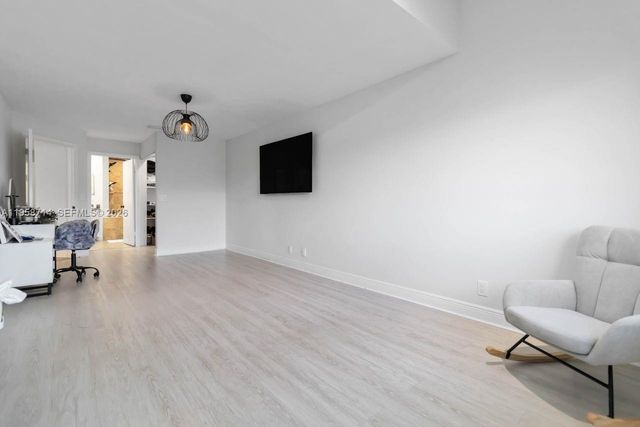 3475 Emerald Oaks Dr 1705, Hollywood, FL 33021