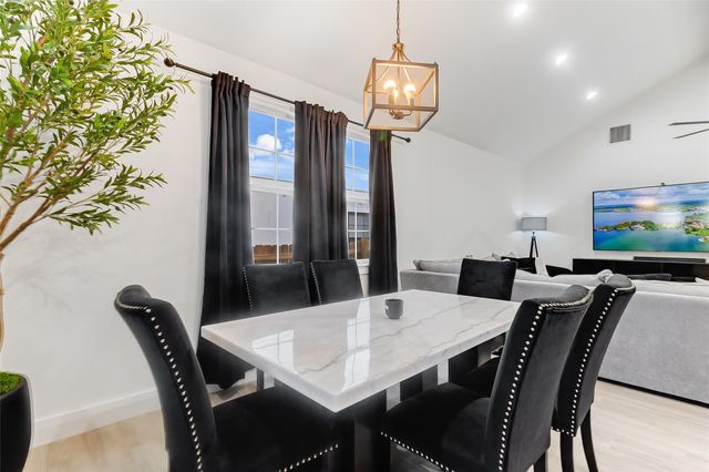 629 Aspen LN, Cottonwood Shores, TX 78657