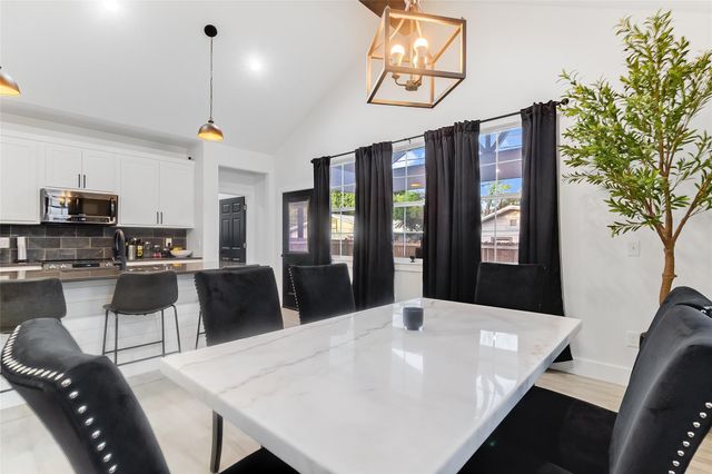 629 Aspen LN, Cottonwood Shores, TX 78657