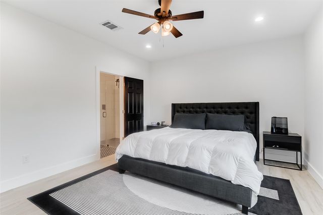 629 Aspen LN, Cottonwood Shores, TX 78657