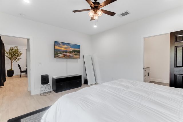 629 Aspen LN, Cottonwood Shores, TX 78657