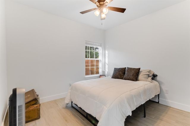 629 Aspen LN, Cottonwood Shores, TX 78657