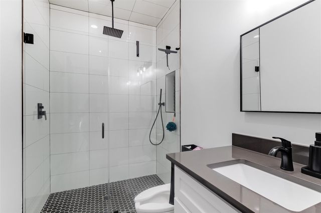 629 Aspen LN, Cottonwood Shores, TX 78657