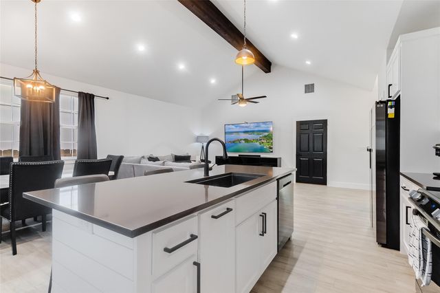 629 Aspen LN, Cottonwood Shores, TX 78657