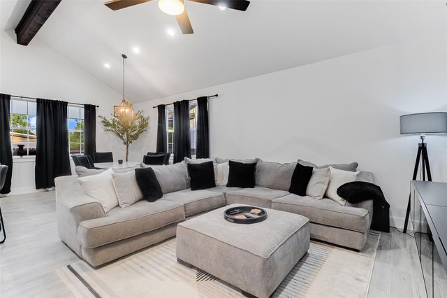 629 Aspen LN, Cottonwood Shores, TX 78657