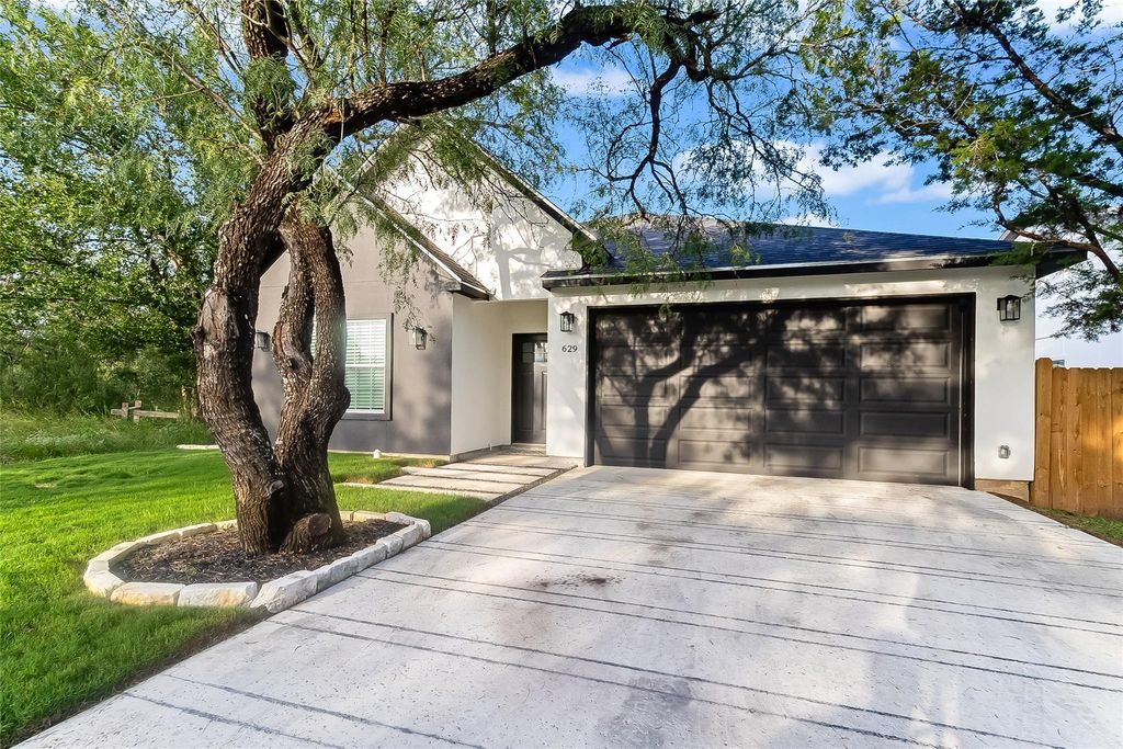 629 Aspen LN, Cottonwood Shores, TX 78657