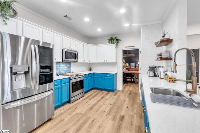 27 Richland Creek Drive, Greenville, SC 29609