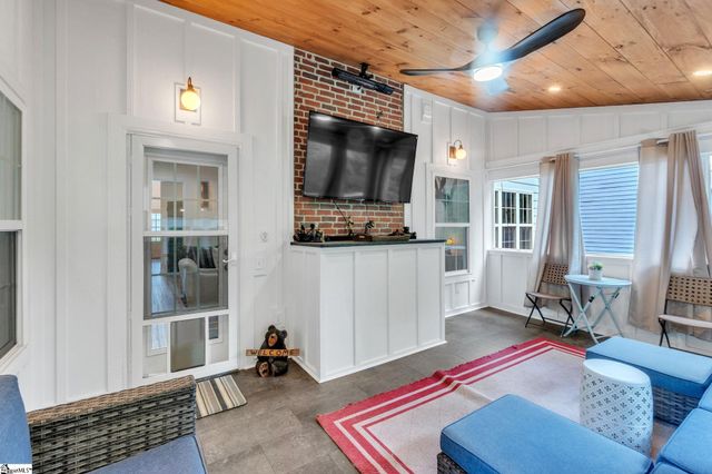 27 Richland Creek Drive, Greenville, SC 29609