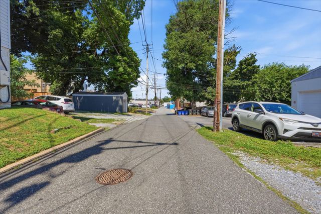 251 E MARKET ST, West Chester, PA 19382