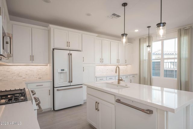 2771 S CHIPPEWA Drive, Chandler, AZ 85286