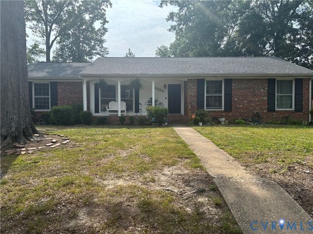1532 Warminster Dr, Midlothian, VA 23113