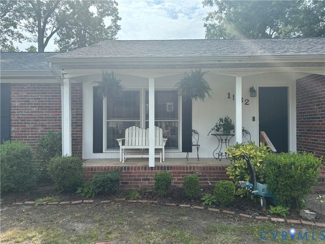 1532 Warminster Dr, Midlothian, VA 23113
