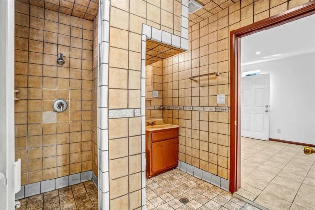 313 N Hicks, Los Angeles, CA 90063