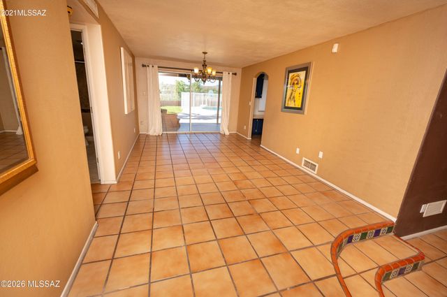 1629 W Meadow Hills Drive, Nogales, AZ 85621