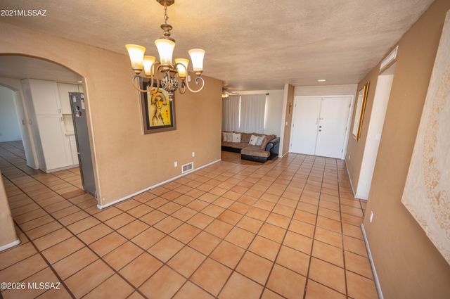 1629 W Meadow Hills Drive, Nogales, AZ 85621