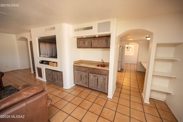 1629 W Meadow Hills Drive, Nogales, AZ 85621