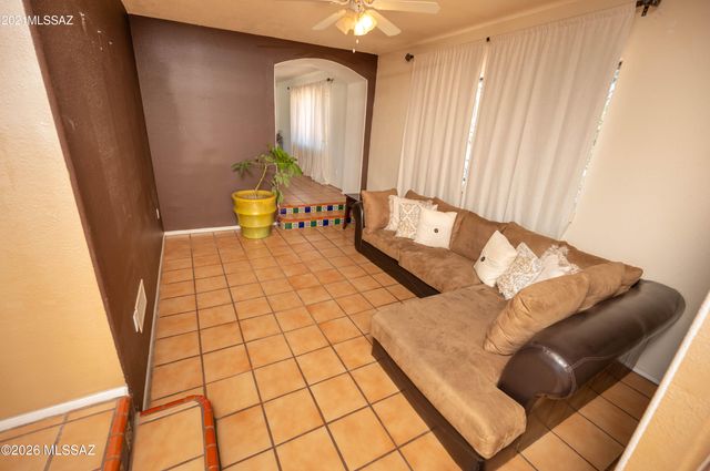 1629 W Meadow Hills Drive, Nogales, AZ 85621