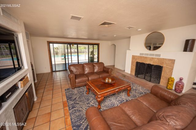 1629 W Meadow Hills Drive, Nogales, AZ 85621