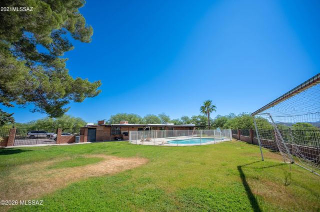 1629 W Meadow Hills Drive, Nogales, AZ 85621