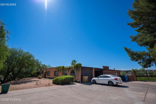 1629 W Meadow Hills Drive, Nogales, AZ 85621