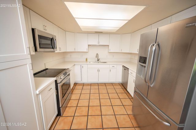1629 W Meadow Hills Drive, Nogales, AZ 85621