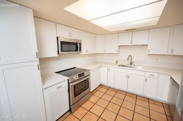 1629 W Meadow Hills Drive, Nogales, AZ 85621