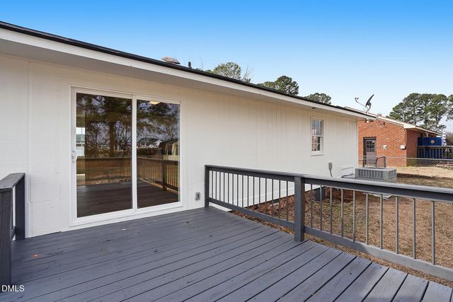 1120 W Pope Street, Benson, NC 27504