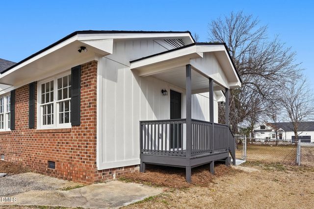 1120 W Pope Street, Benson, NC 27504