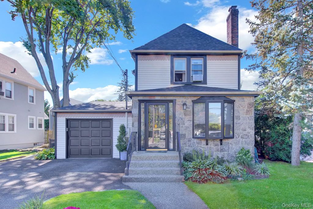 258 Rider Avenue, Malverne, NY 11565 — exterior