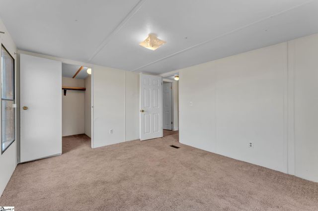 3079 Lakeview Drive, Laurens, SC 29360