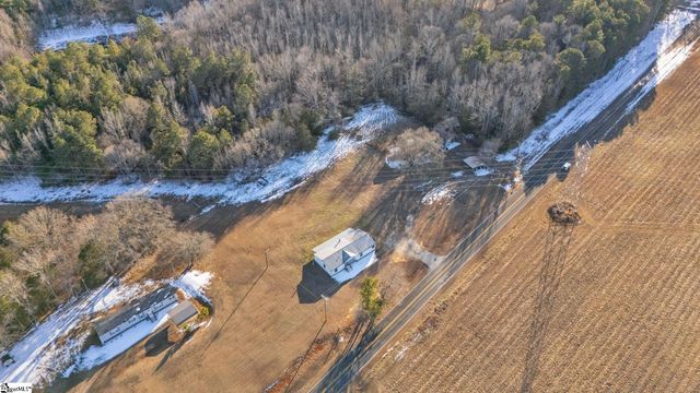 3079 Lakeview Drive, Laurens, SC 29360