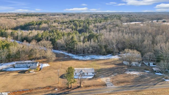 3079 Lakeview Drive, Laurens, SC 29360