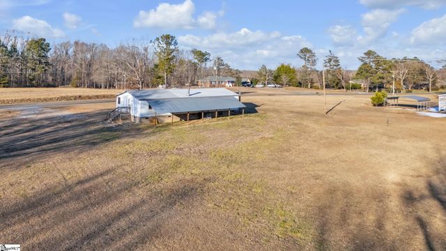 3079 Lakeview Drive, Laurens, SC 29360