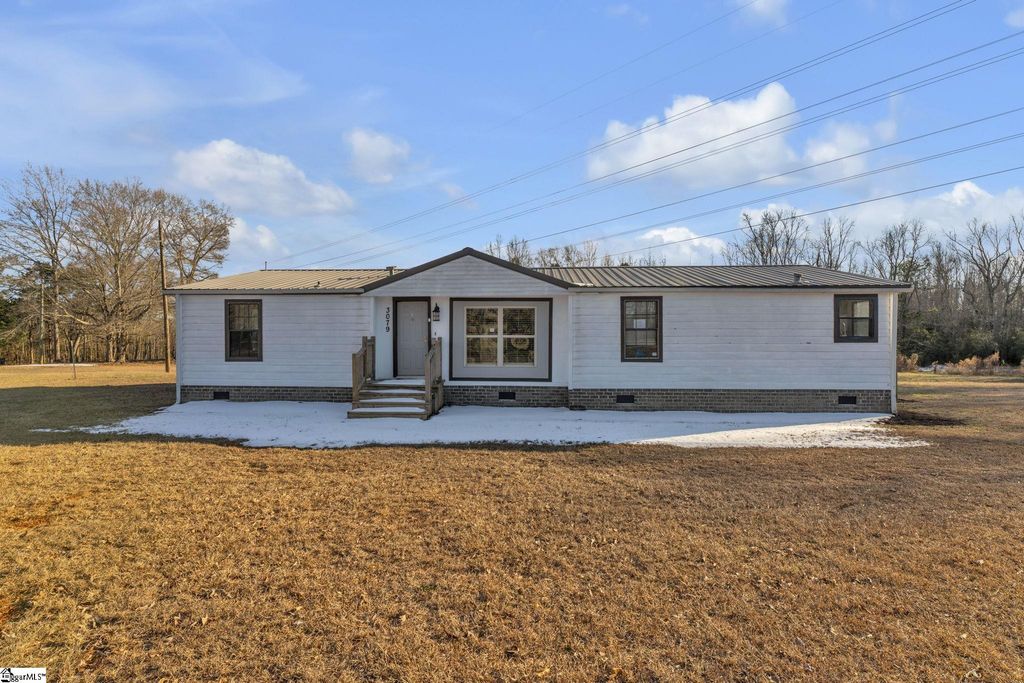 3079 Lakeview Drive, Laurens, SC 29360