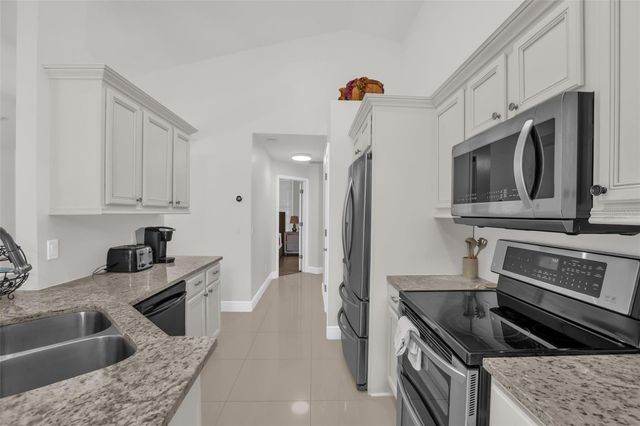 156 BAREFOOT BEACH WAY, Kissimmee, FL 34746