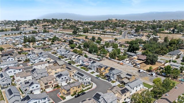 31962 Chagall, Yucaipa, CA 92399