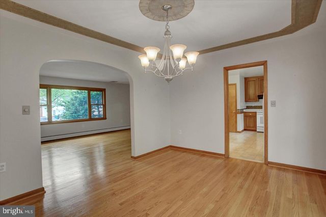 212 E WALNUT STREET, Shiremanstown, PA 17011