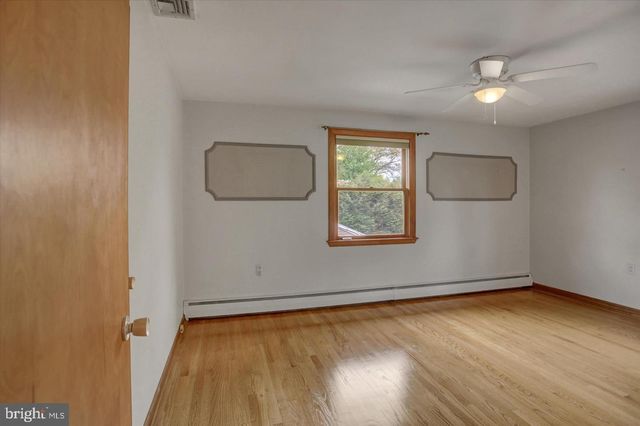 212 E WALNUT STREET, Shiremanstown, PA 17011