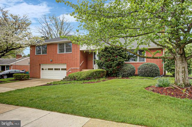 212 E WALNUT STREET, Shiremanstown, PA 17011